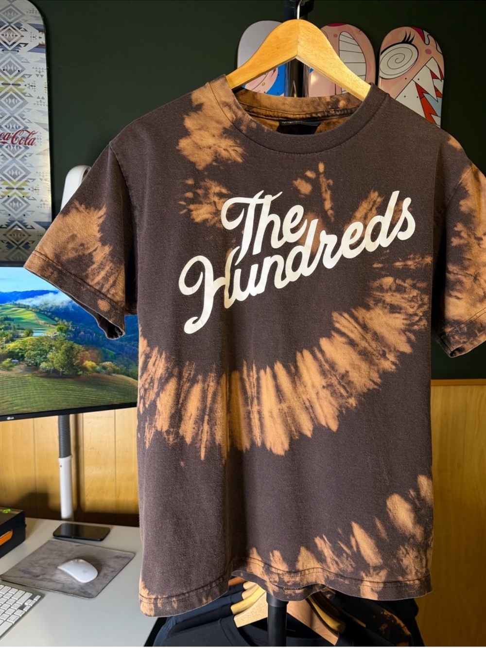 Vintage The Hundreds BOMB
2000s y2k streetwear Bleach
Tiedye Tshirt